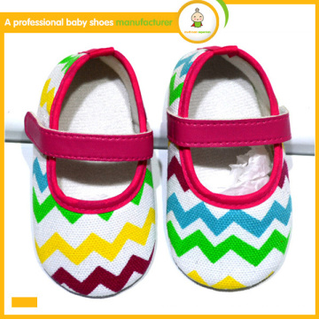 Chaussures de bébé en gros 2015 nouveaux arrivage belle mode colorée chevron bébé enfants chaussures habillées